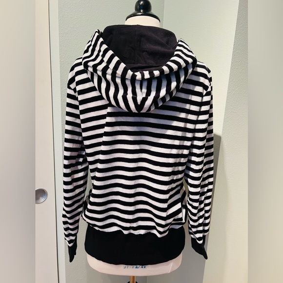 KARL LAGERFELD  sweatshirt - Picture 2 of 3